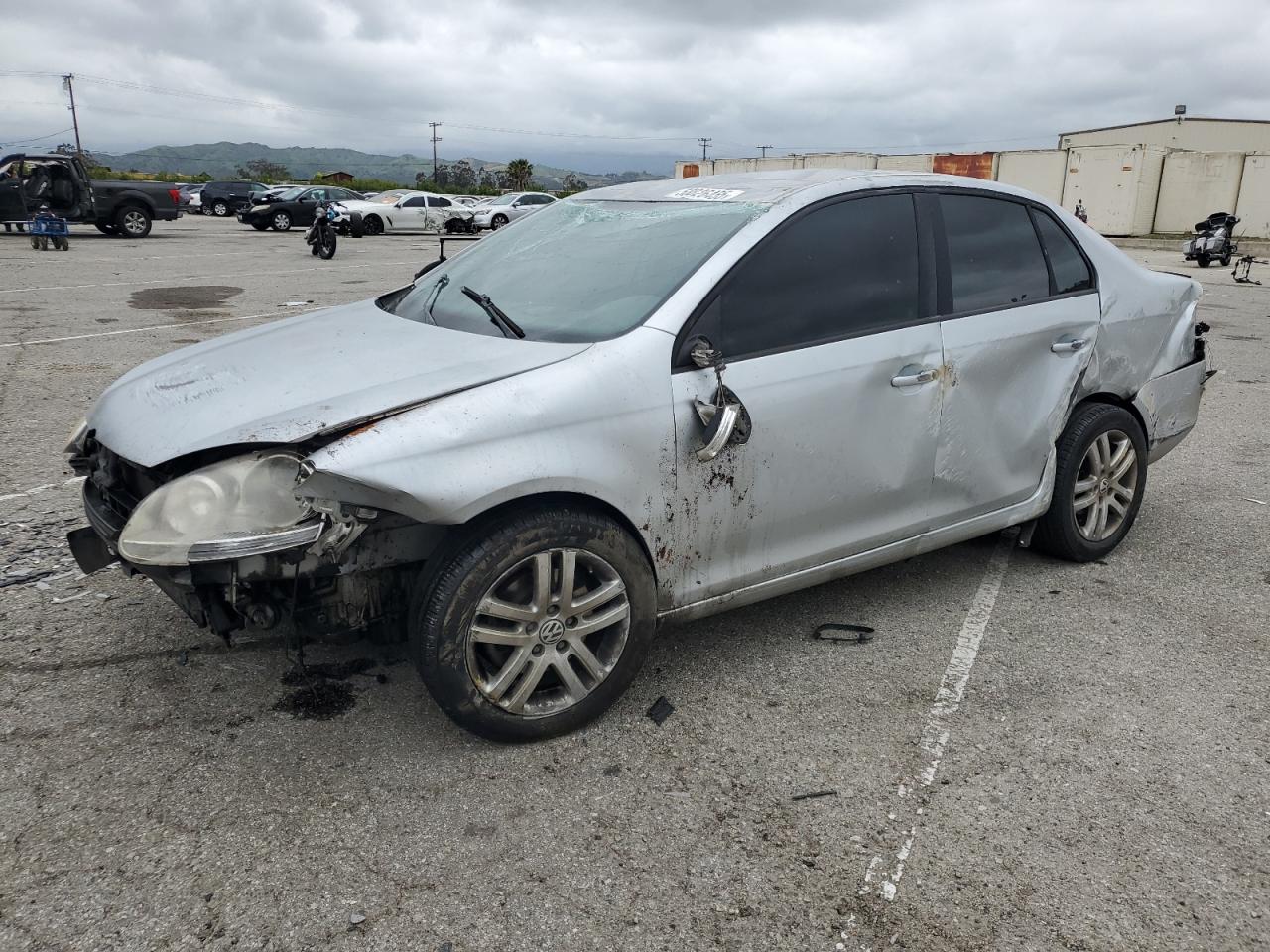 2006 Volkswagen Jetta Value იყიდება Van Nuys-ში, CA - Front End