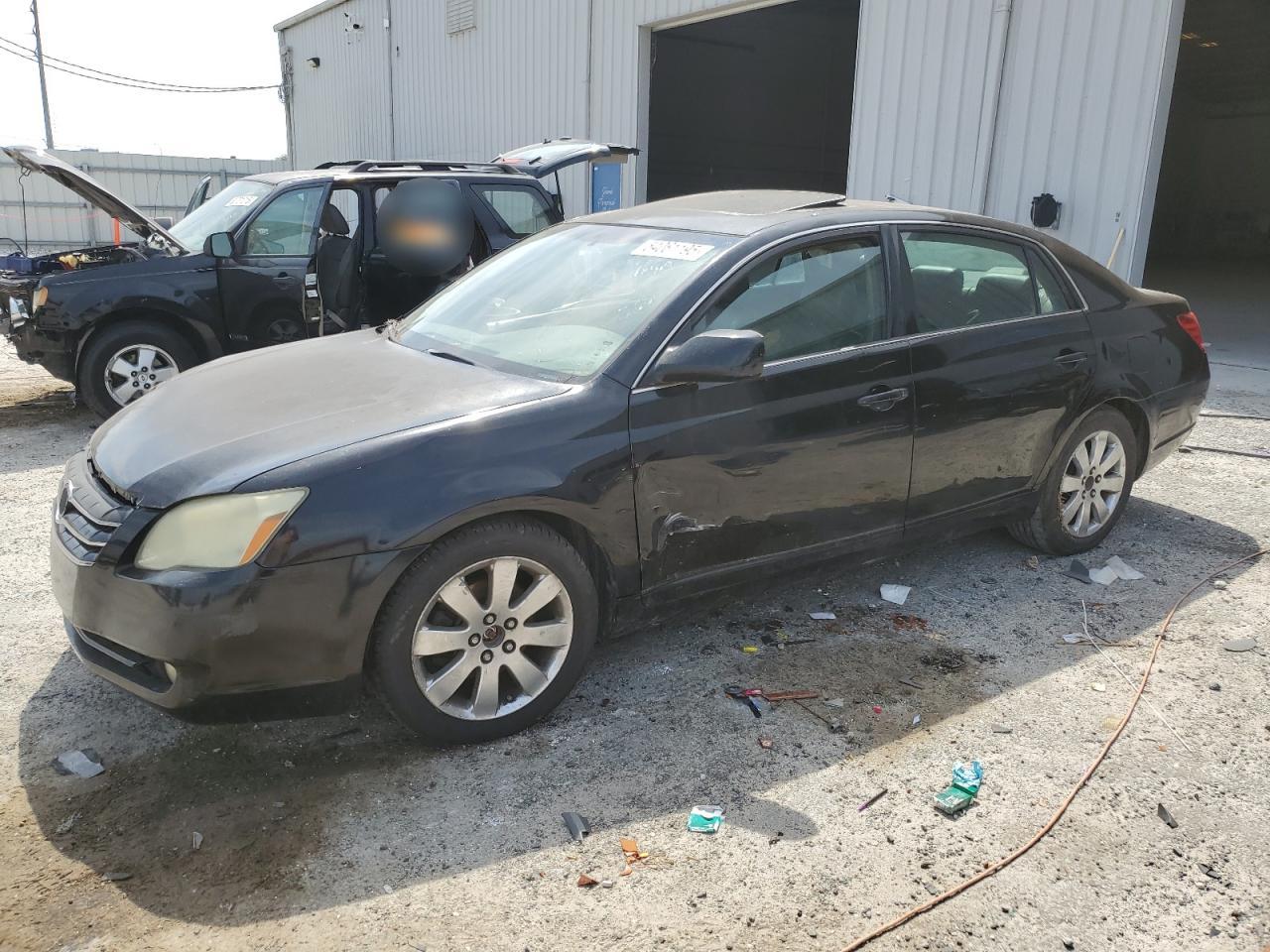 2007 Toyota Avalon Xl for Sale in Jacksonville, FL - Side