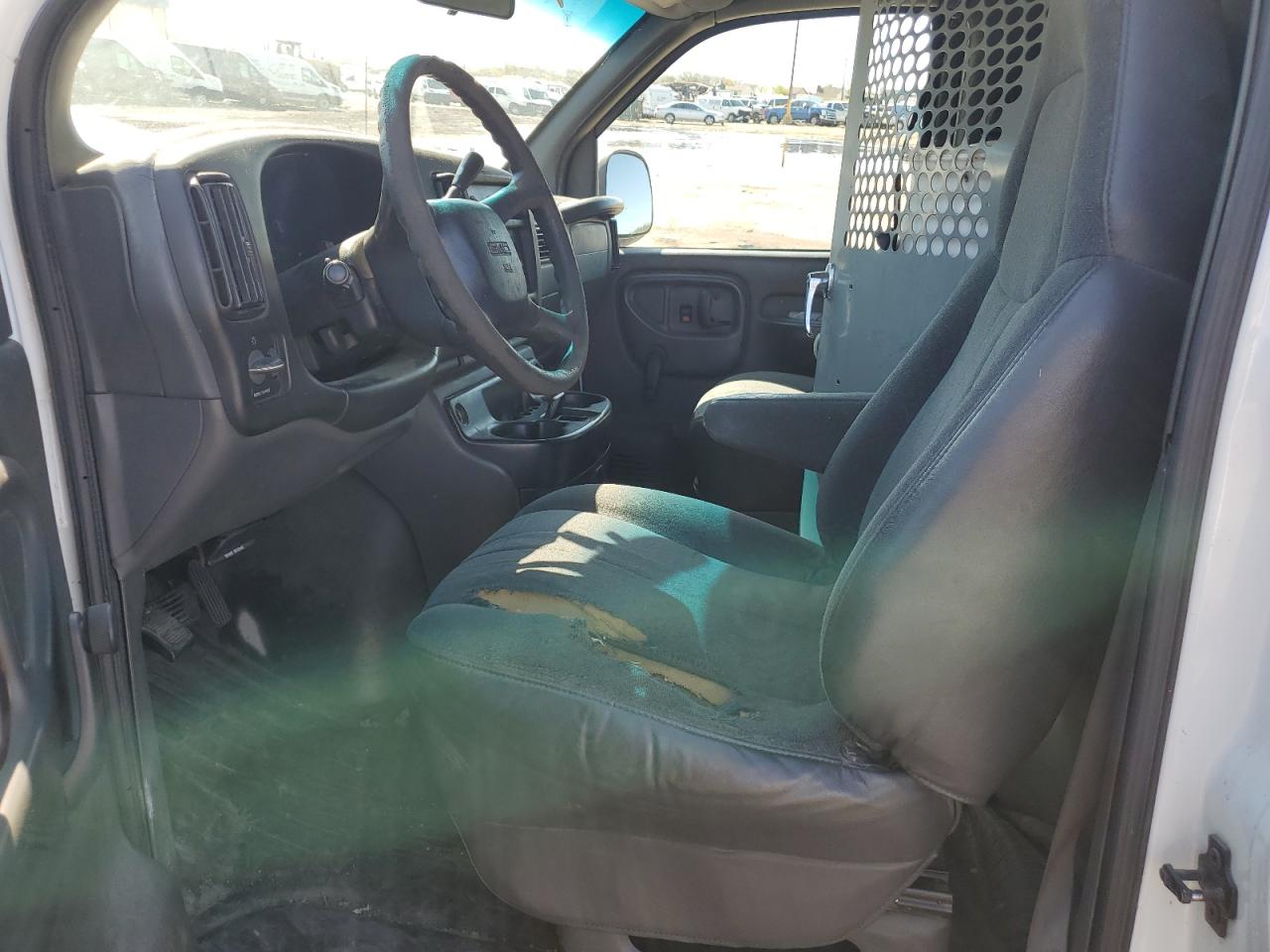 2001 GMC Savana G1500 VIN: 1GTEG15W311153083 Lot: 54839635