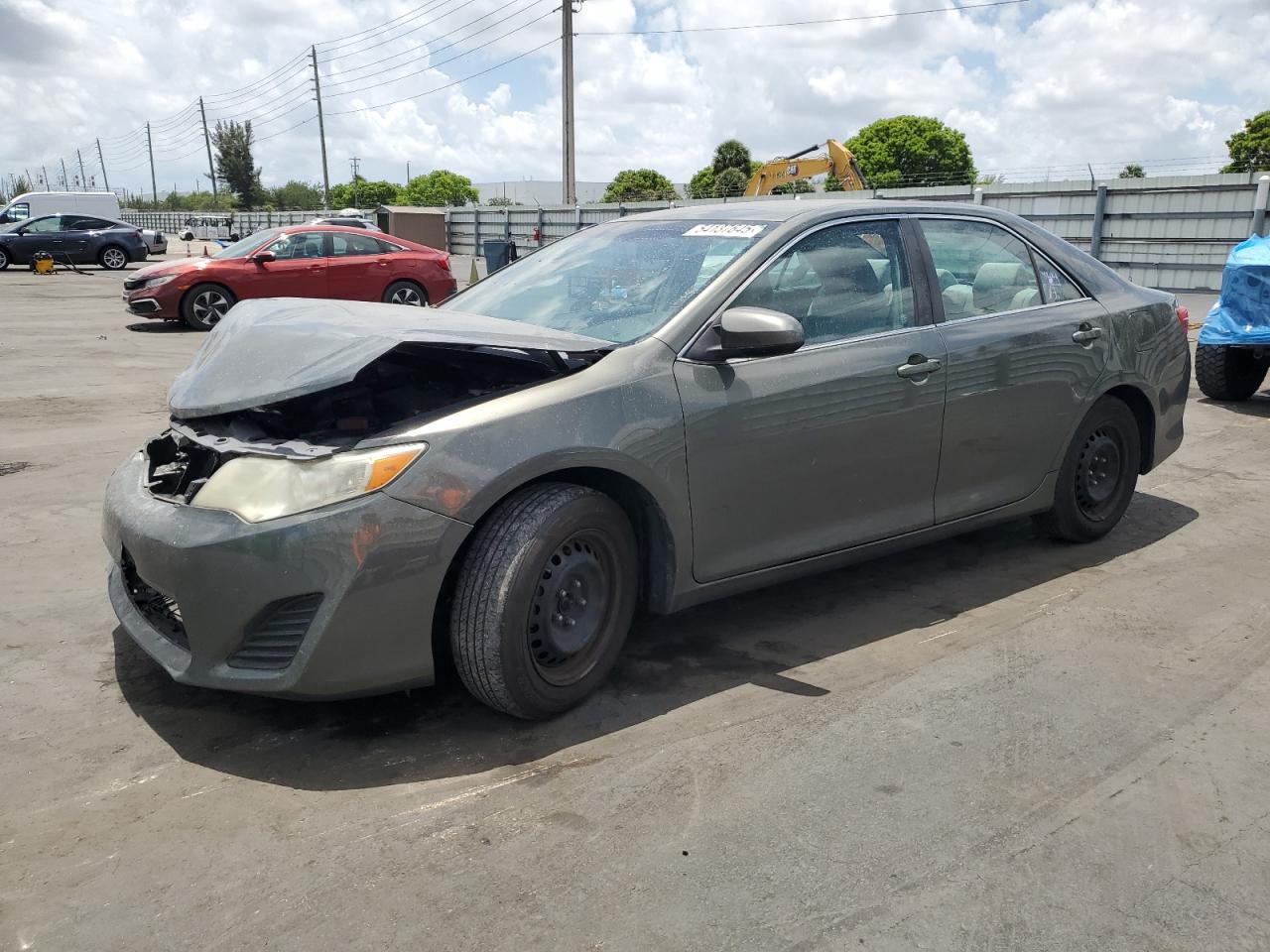 2014 Toyota Camry L for Sale in Miami, FL - Front End
