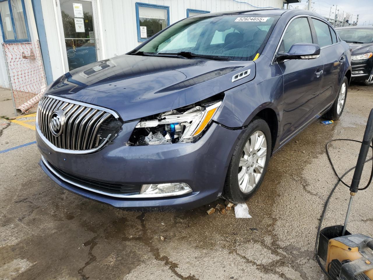 2015 Buick Lacrosse للبيع في Pekin، IL - Front End