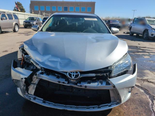  TOYOTA CAMRY 2017 Srebrny
