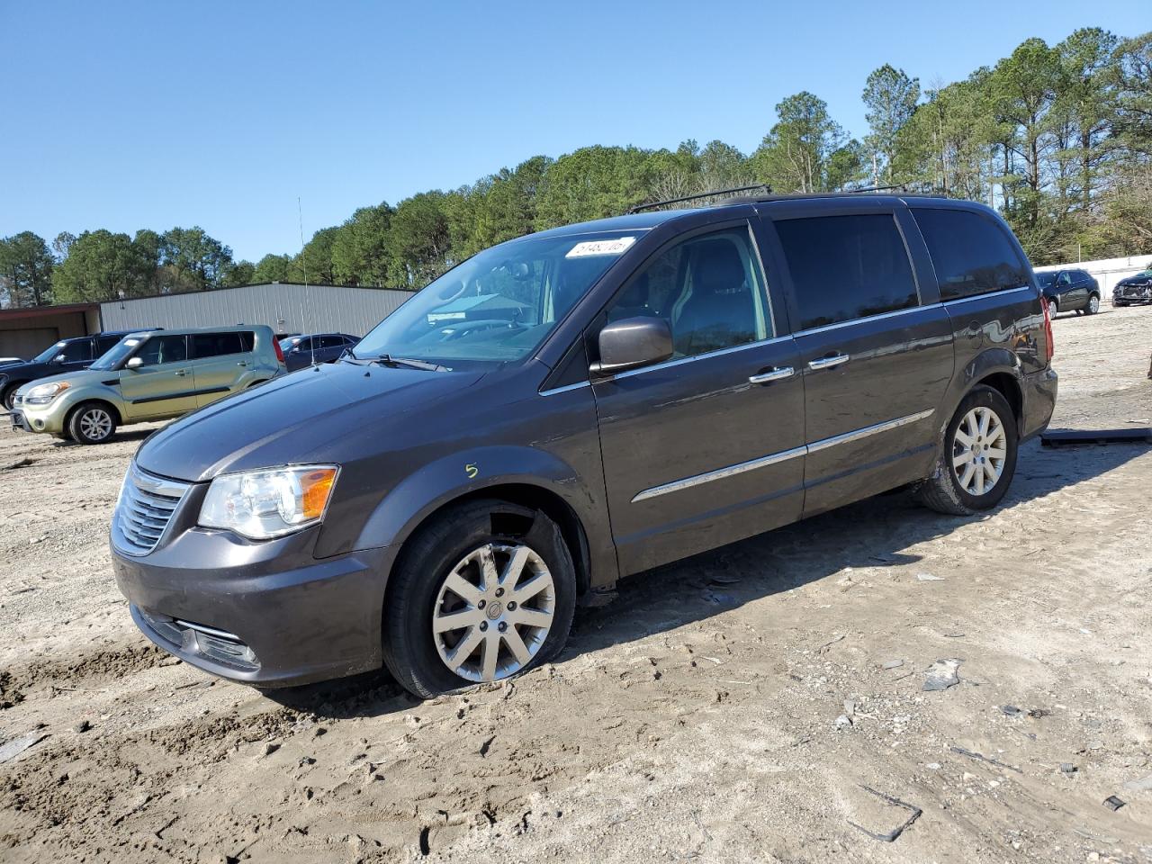 Seaford, DE에서 판매 중인 2016 Chrysler Town & Country Touring - Front End