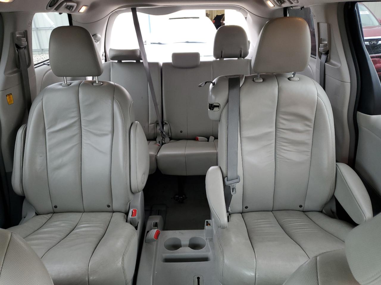 2013 Toyota Sienna Xle VIN: 5TDYK3DC8DS307826 Lot: 53960435