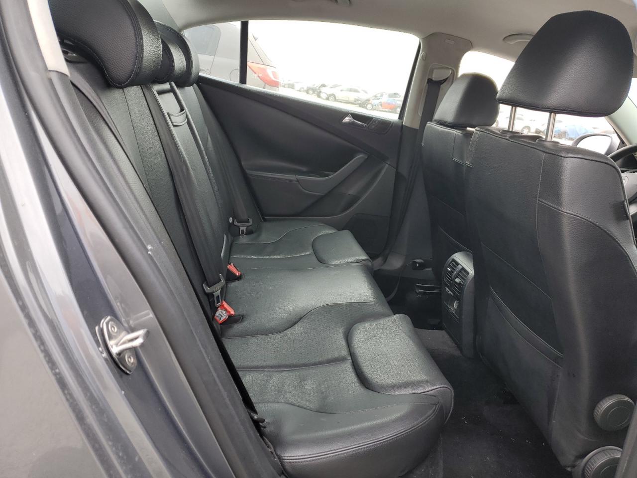 2007 Volkswagen Passat 2.0T VIN: WVWAK73C87P086110 Lot: 52912375
