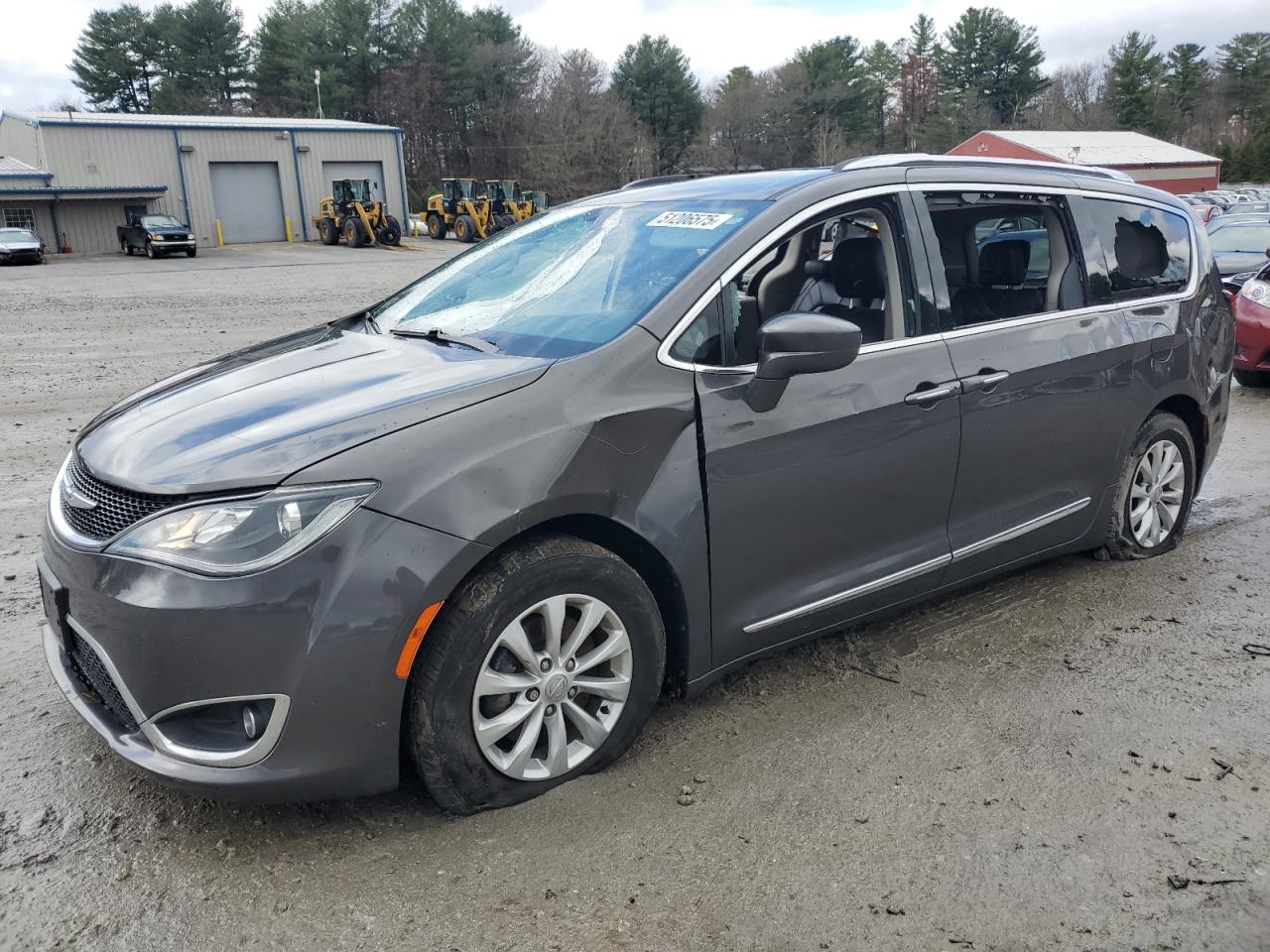 2018 Chrysler Pacifica Touring L for Sale in Mendon, MA - Side