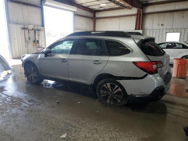  SUBARU OUTBACK 2018 Srebrny