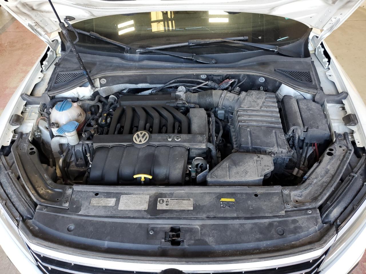 2017 Volkswagen Passat - Image 11