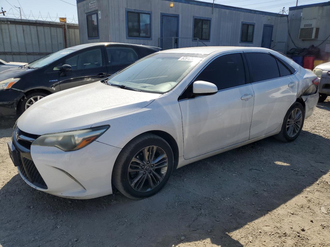 2015 Toyota Camry Le en Venta en Los Angeles, CA - Rear End