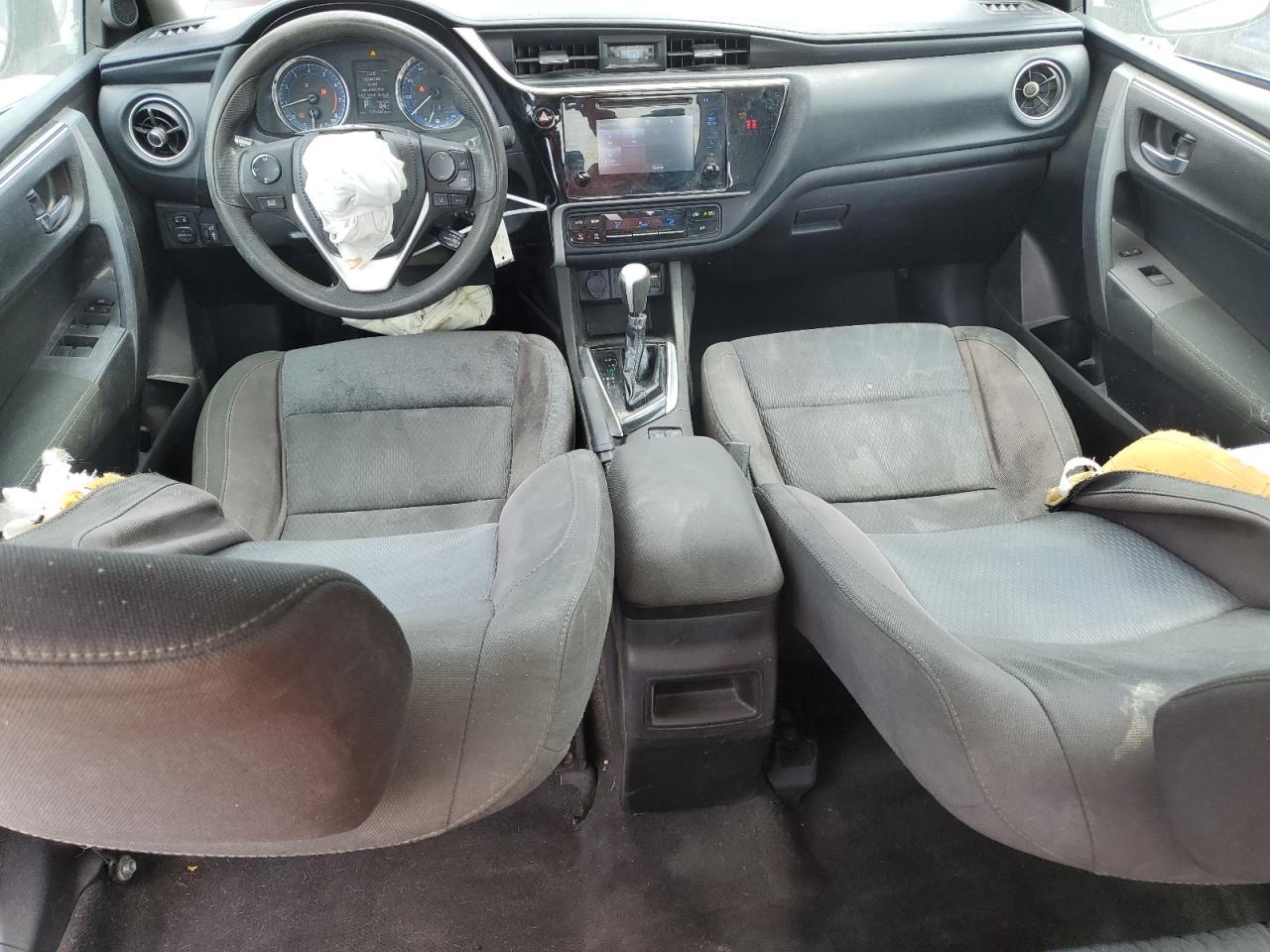 2018 Toyota Corolla L VIN: 5YFBURHE0JP794149 Lot: 55052775