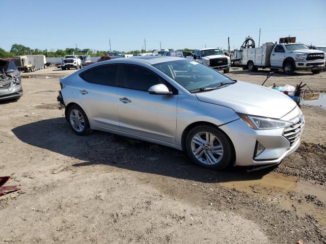  HYUNDAI ELANTRA 2019 Серебристый