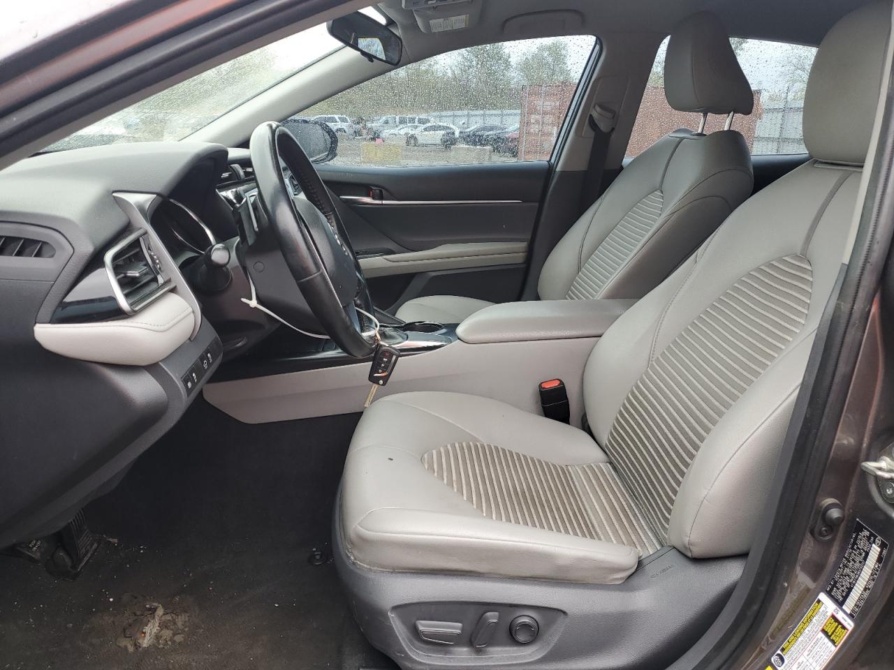 VIN: 4T1B11HK3KU732227 2019 TOYOTA CAMRY