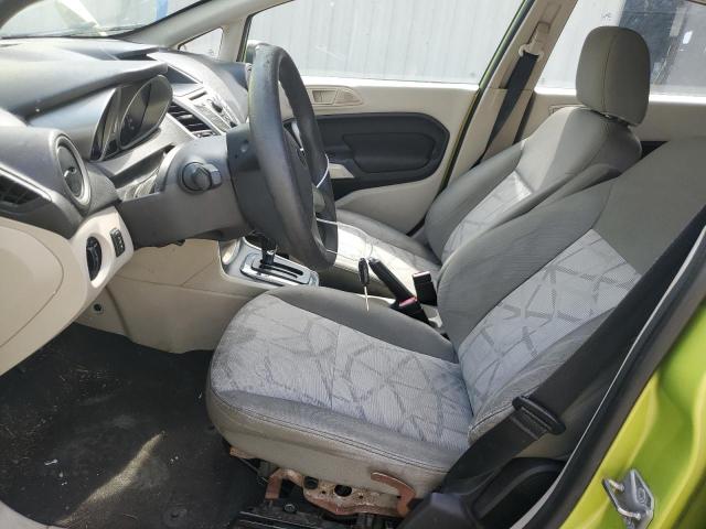 Hatchbacks FORD FIESTA 2012 Zielony