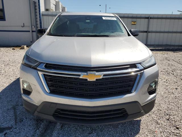  CHEVROLET TRAVERSE 2022 Srebrny