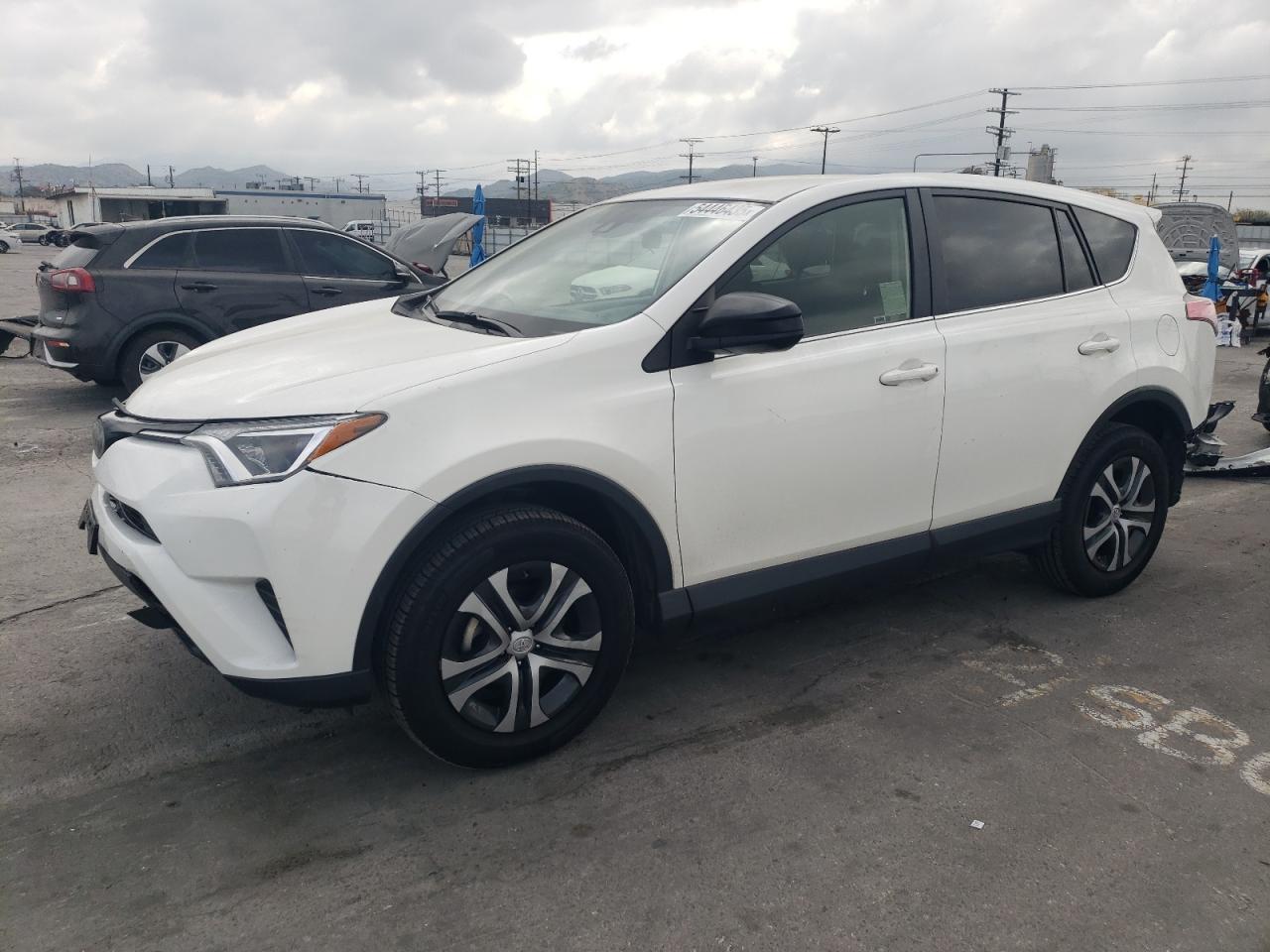 2017 Toyota Rav4 Le de vânzare în Sun Valley, CA - Rear End