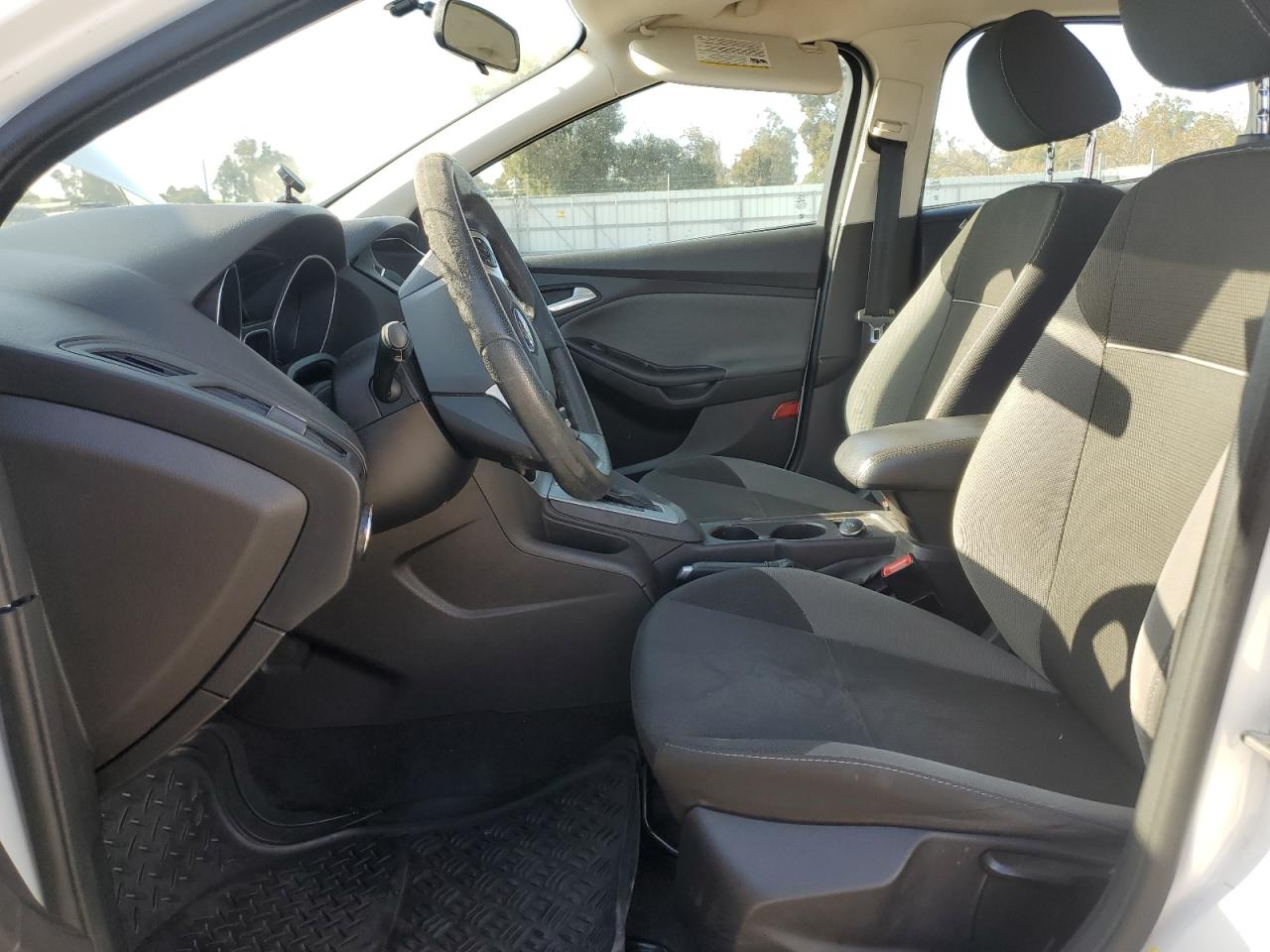 2014 Ford Focus Se VIN: 1FADP3F21EL131747 Lot: 52233915