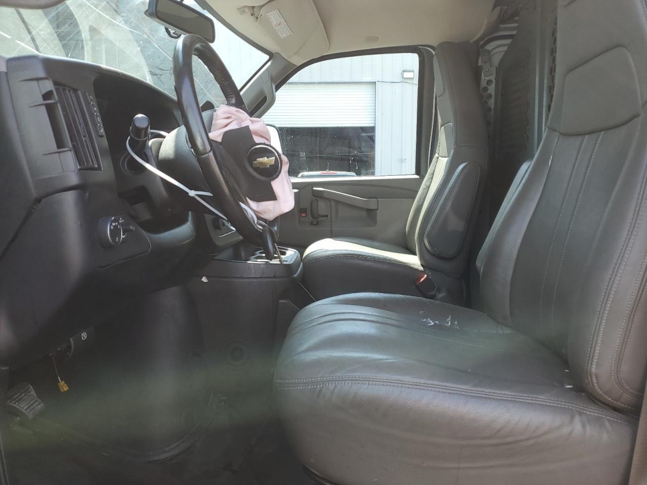 2018 Chevrolet Express G2500 VIN: 1GCWGAFP3J1342120 Lot: 53732245