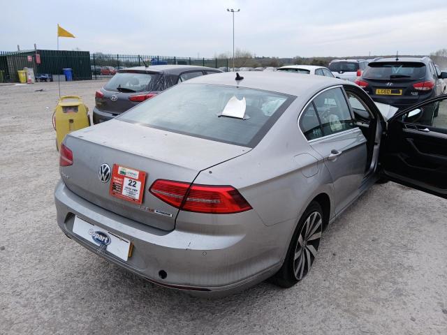 2016 VOLKSWAGEN PASSAT GT