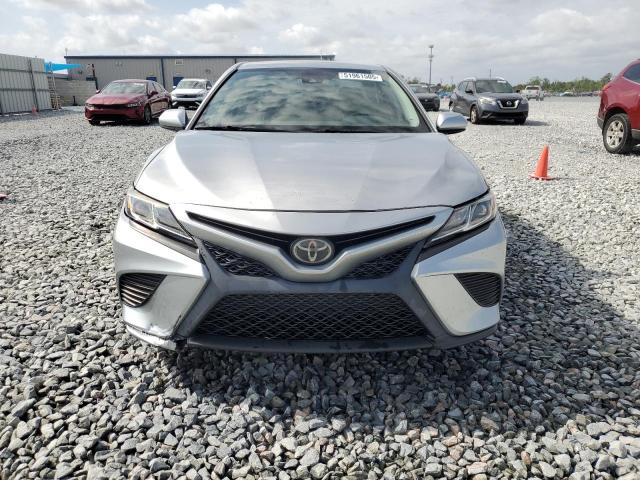  TOYOTA CAMRY 2019 Srebrny
