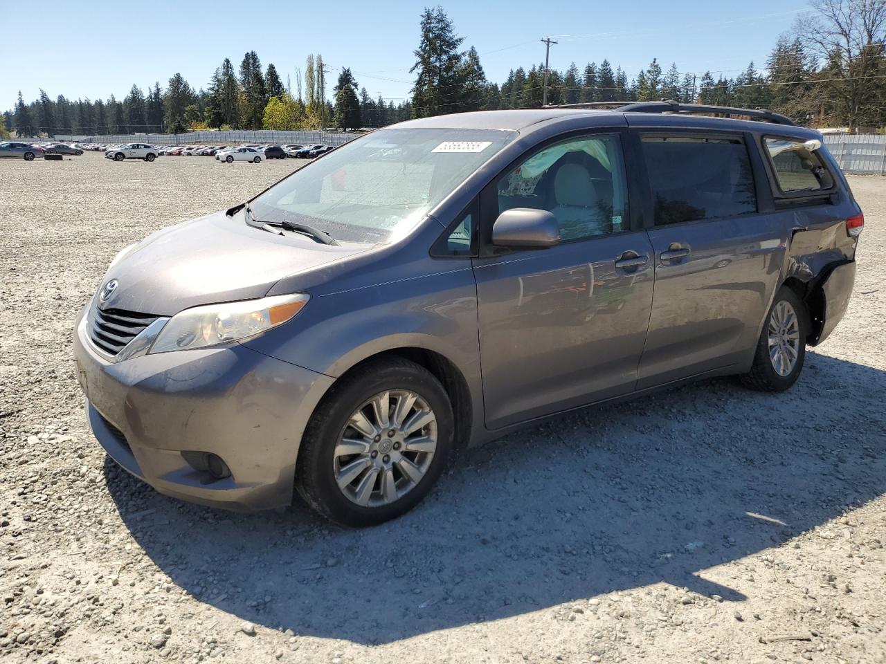 Graham, WA에서 판매 중인 2011 Toyota Sienna Le - Side