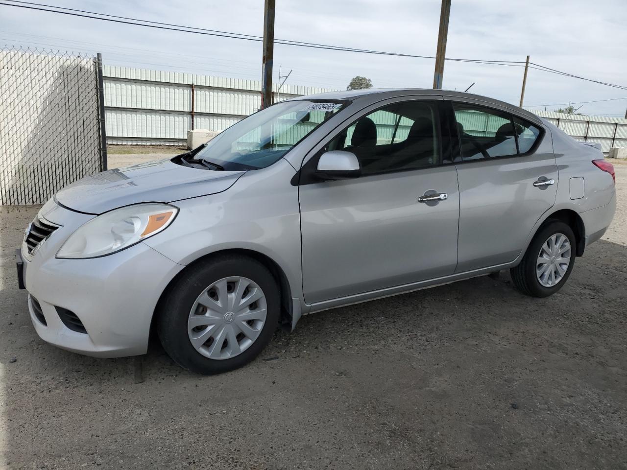 2014 Nissan Versa S на продаже в Fresno, CA - Side