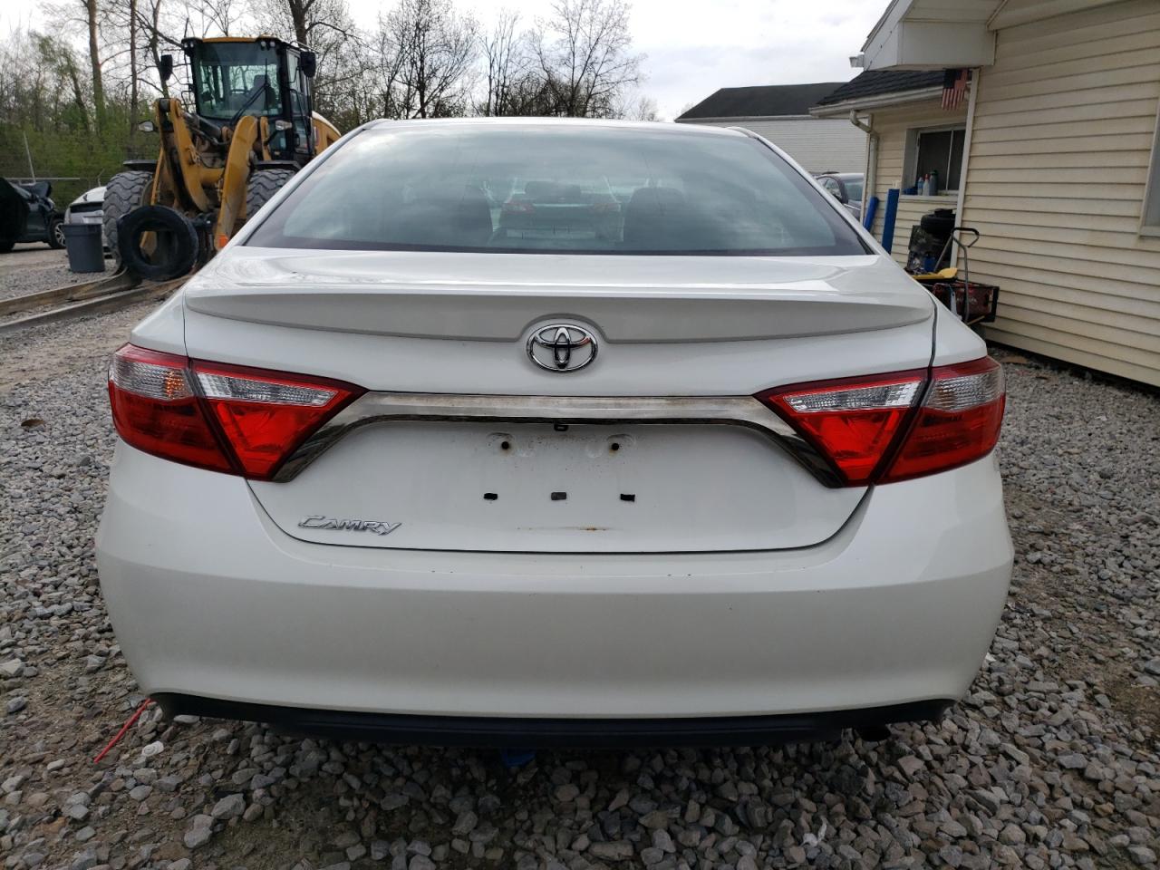 2015 Toyota Camry Le VIN: 4T1BF1FK1FU109621 Lot: 54108335