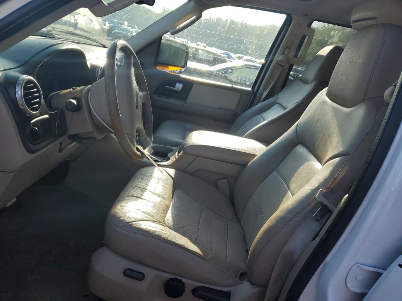 2004 Ford Expedition Eddie Bauer VIN: 1FMEU17W24LA46925 Lot: 52750065