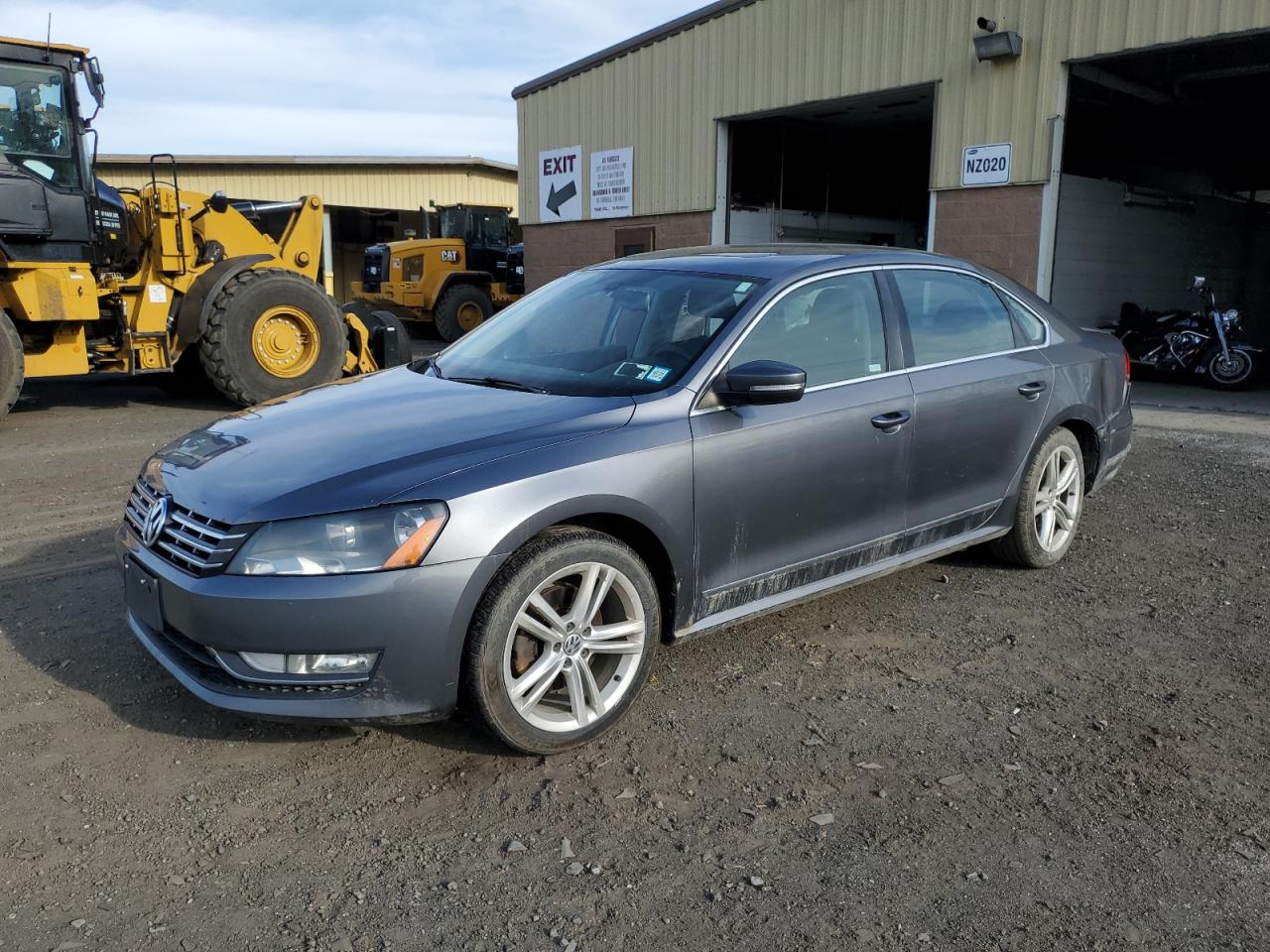 2013 Volkswagen Passat Sel продається в Marlboro, NY - Side