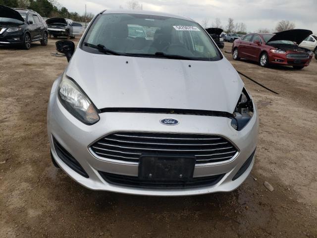  FORD FIESTA 2016 Серебристый