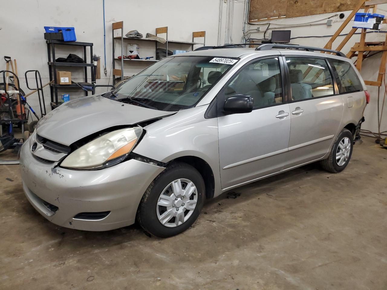 2006 Toyota Sienna Ce na sprzedaż w Ham Lake, MN - Front End