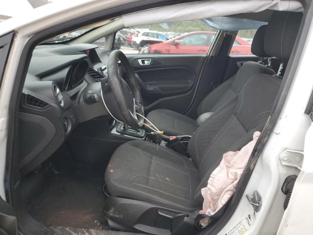 Sedans FORD FIESTA 2016 White