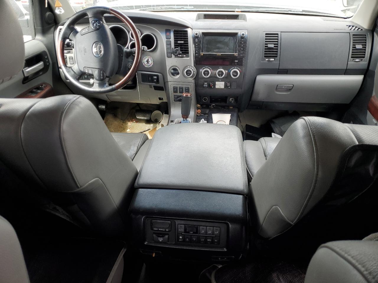 2011 Toyota Sequoia Platinum VIN: 5TDDY5G13BS047190 Lot: 52078195