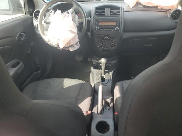 Sedans NISSAN VERSA 2015 Szary