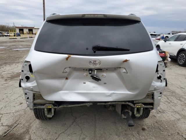  TOYOTA HIGHLANDER 2012 Серебристый