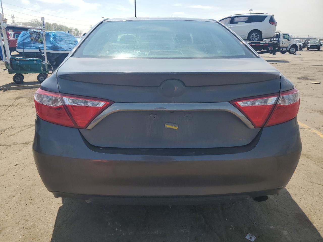 2015 Toyota Camry Le VIN: 4T1BF1FK9FU921460 Lot: 54565755