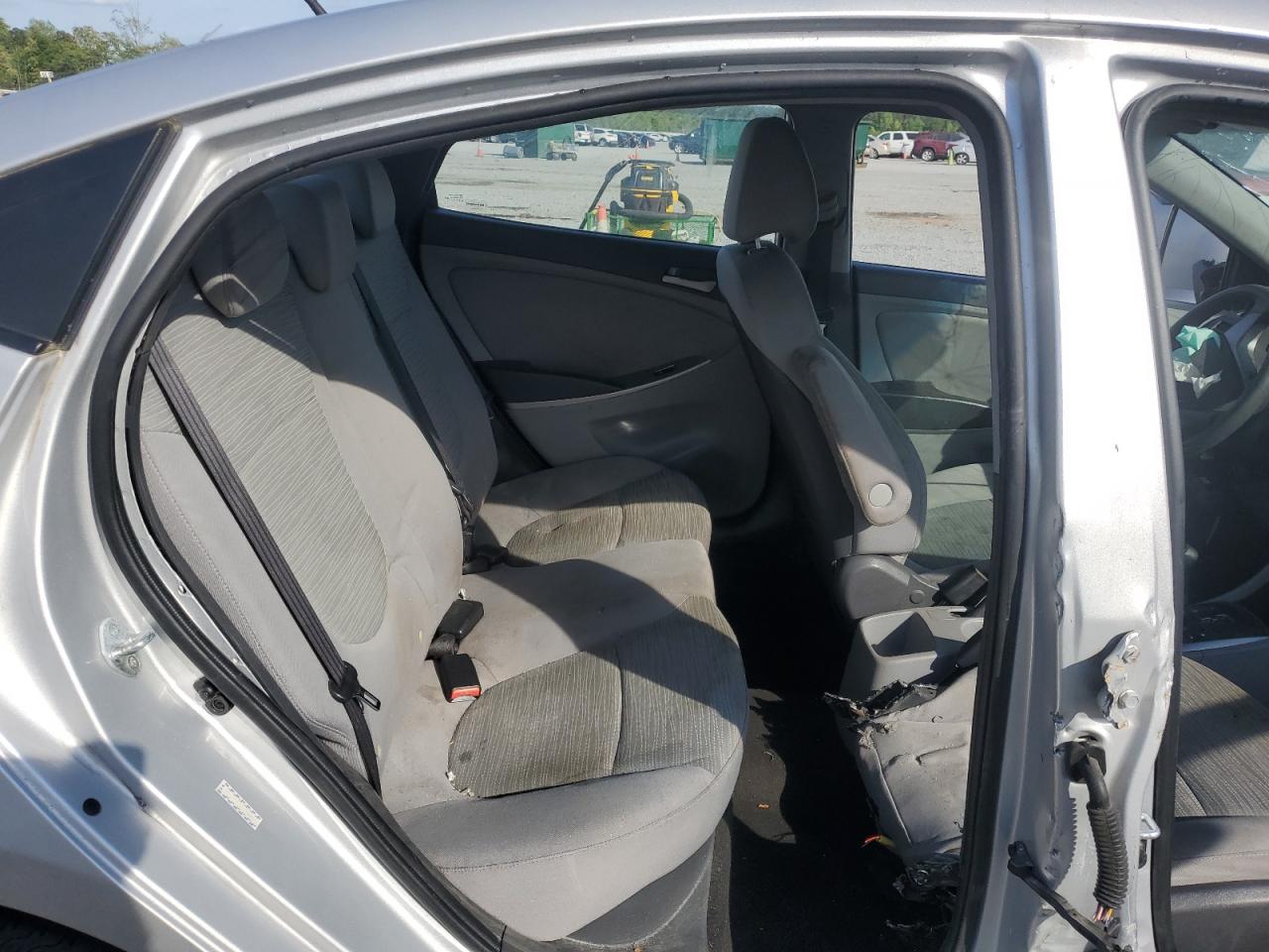 2015 Hyundai Accent Gls VIN: KMHCT4AE2FU922272 Lot: 54050155