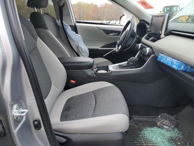  TOYOTA RAV4 2022 Серебристый