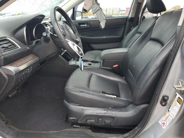  SUBARU OUTBACK 2017 Srebrny