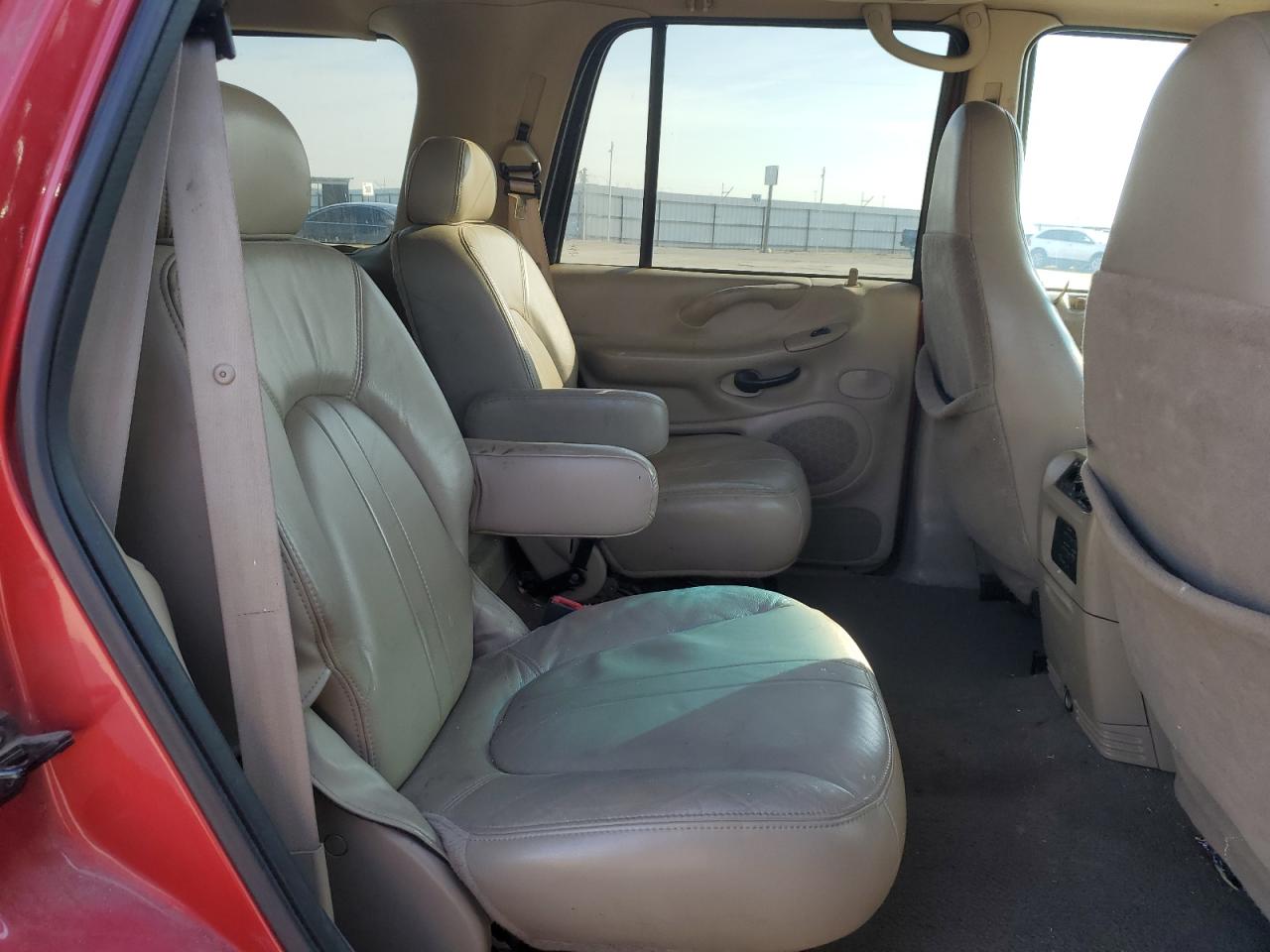 2000 Ford Expedition Eddie Bauer VIN: 1FMPU18L1YLB89819 Lot: 55263485