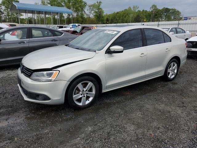  VOLKSWAGEN JETTA 2019 Kremowy