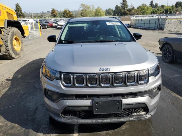  JEEP COMPASS 2022 Srebrny