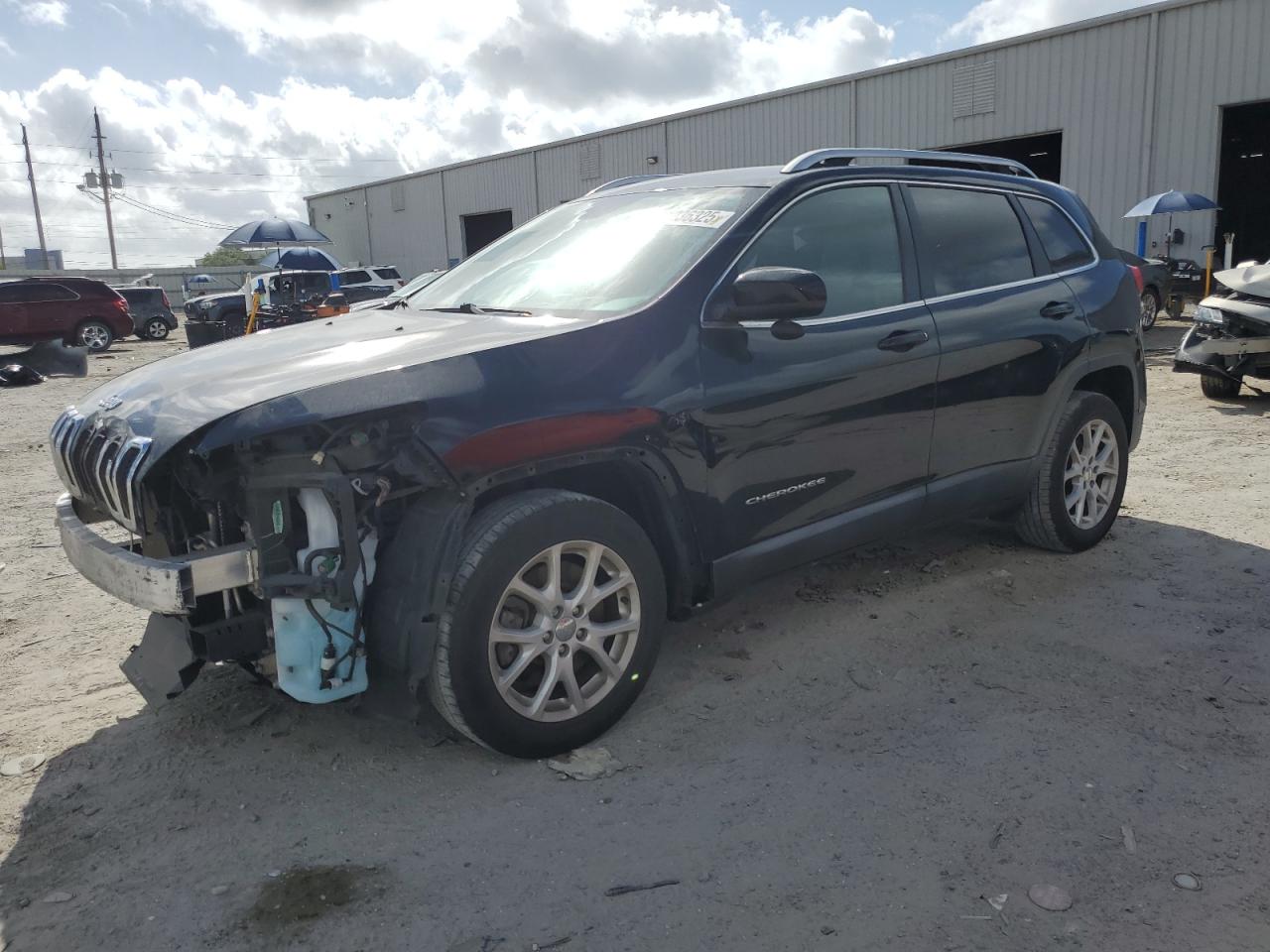 Jacksonville, FL에서 판매 중인 2018 Jeep Cherokee Latitude Plus - Front End