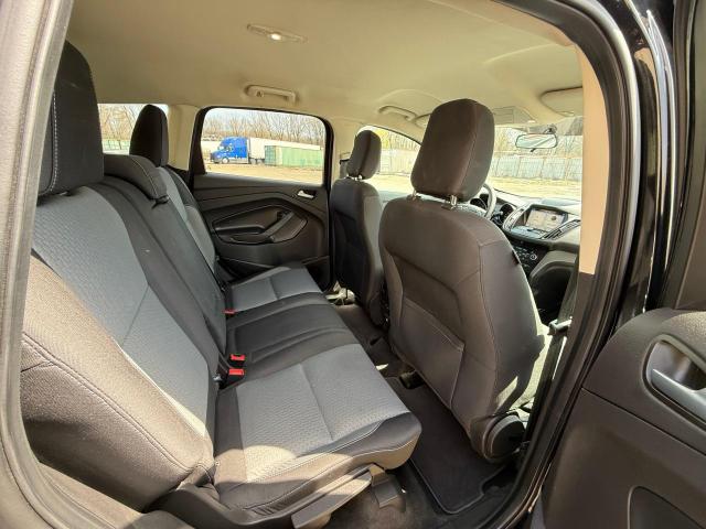  FORD ESCAPE 2019 Czarny
