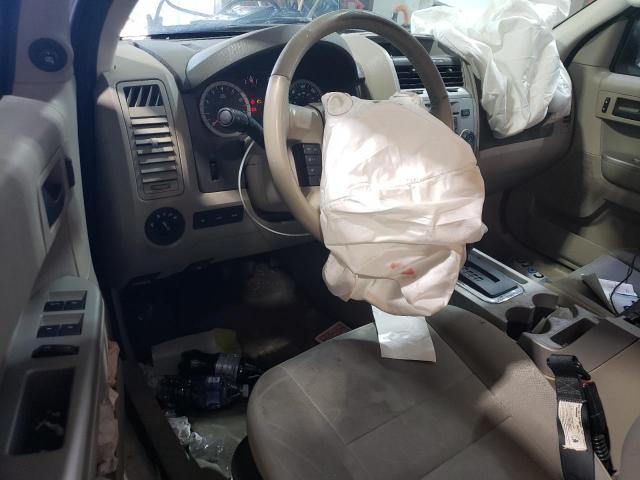 Паркетники FORD ESCAPE 2012 Белы