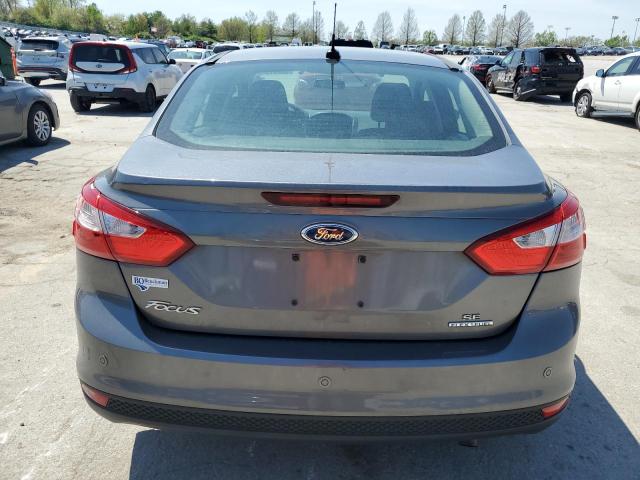 Sedans FORD FOCUS 2014 Gray