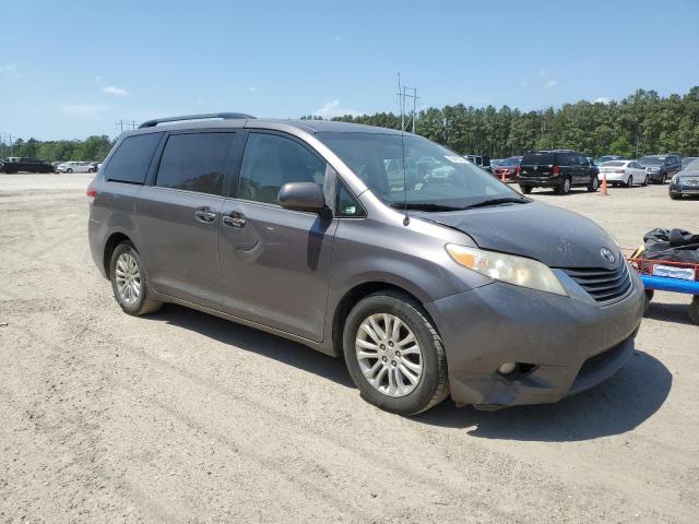 2014 TOYOTA SIENNA XLE