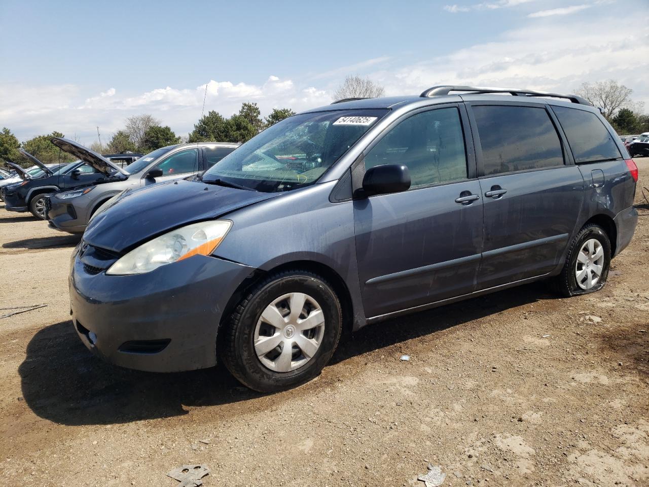 2007 Toyota Sienna Ce for Sale in Elgin, IL - Front End