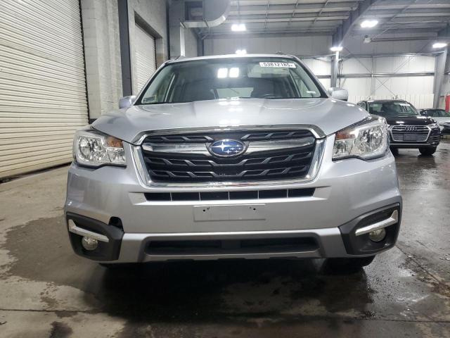  SUBARU FORESTER 2018 Srebrny