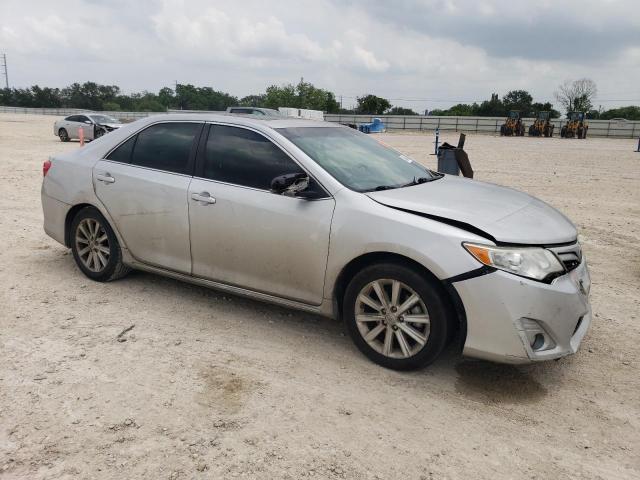  TOYOTA CAMRY 2014 Srebrny