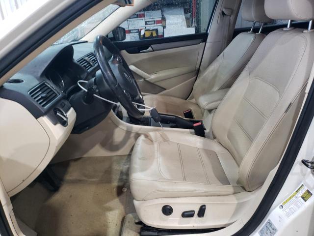 Седаны VOLKSWAGEN PASSAT 2014 Белы
